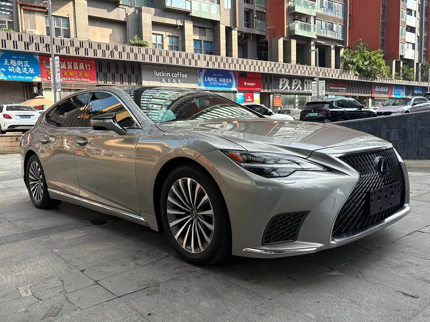 Lexus LS 2023 — Фото 3/10