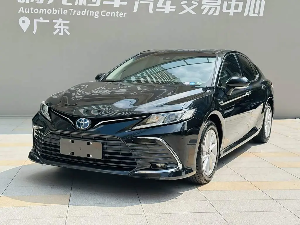 Toyota Camry 2022 — Фото 18/20