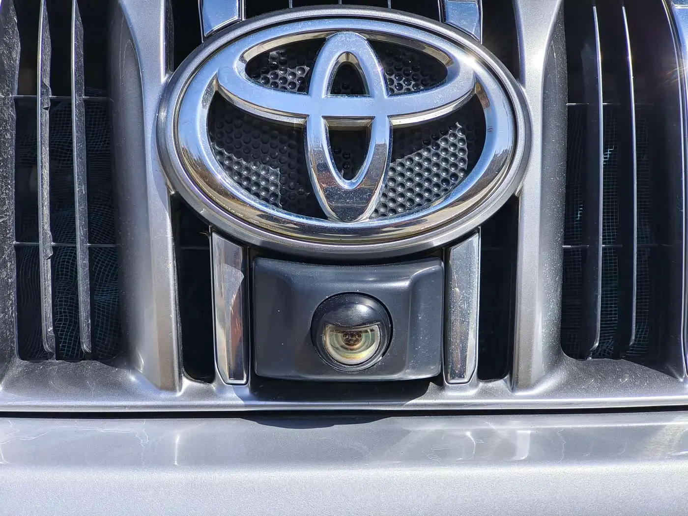 Toyota Prado 2014 — Photo 9/16