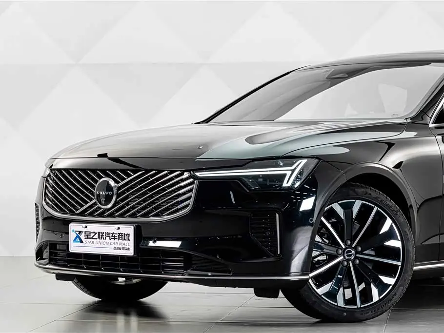 Volvo S90 2025 — Photo 3/20