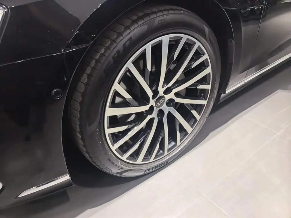 Audi A8 2024 — Photo 6/14