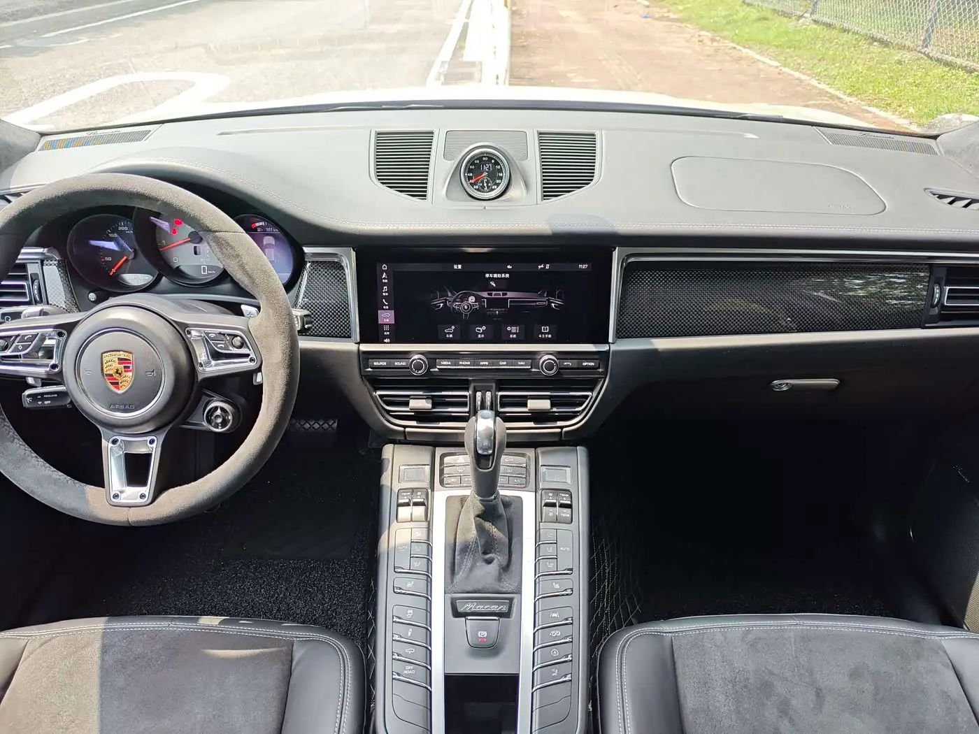 Porsche Macan 2020 — Photo 20/20
