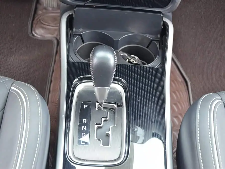 Mitsubishi Outlander 2022 — Şəkil 8/16