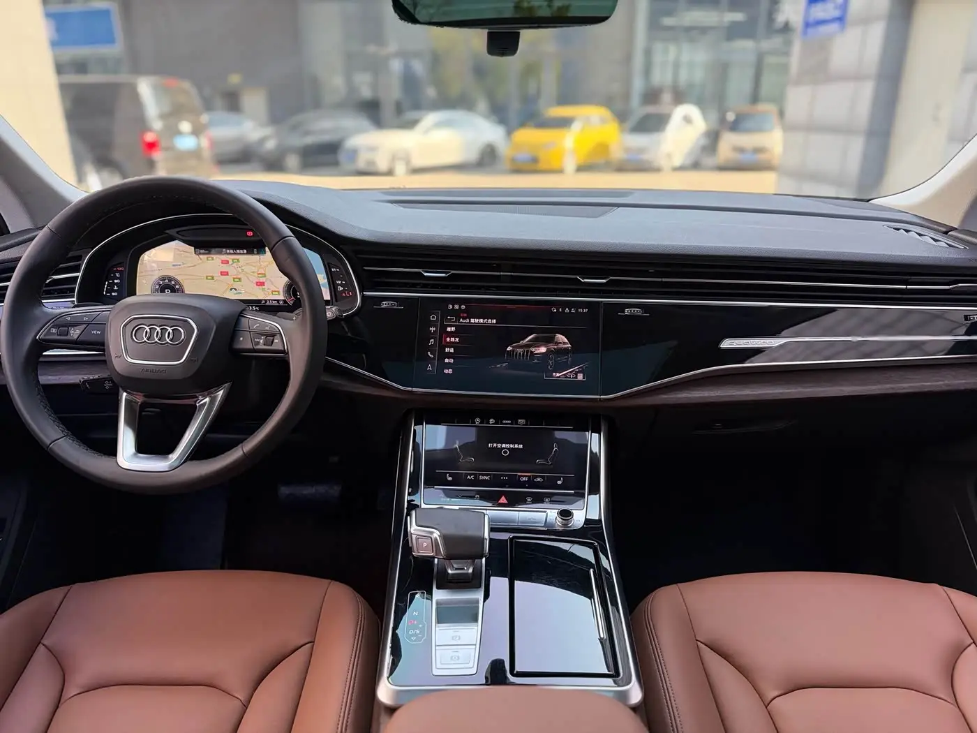 Audi Q7 2021 — Photo 5/20