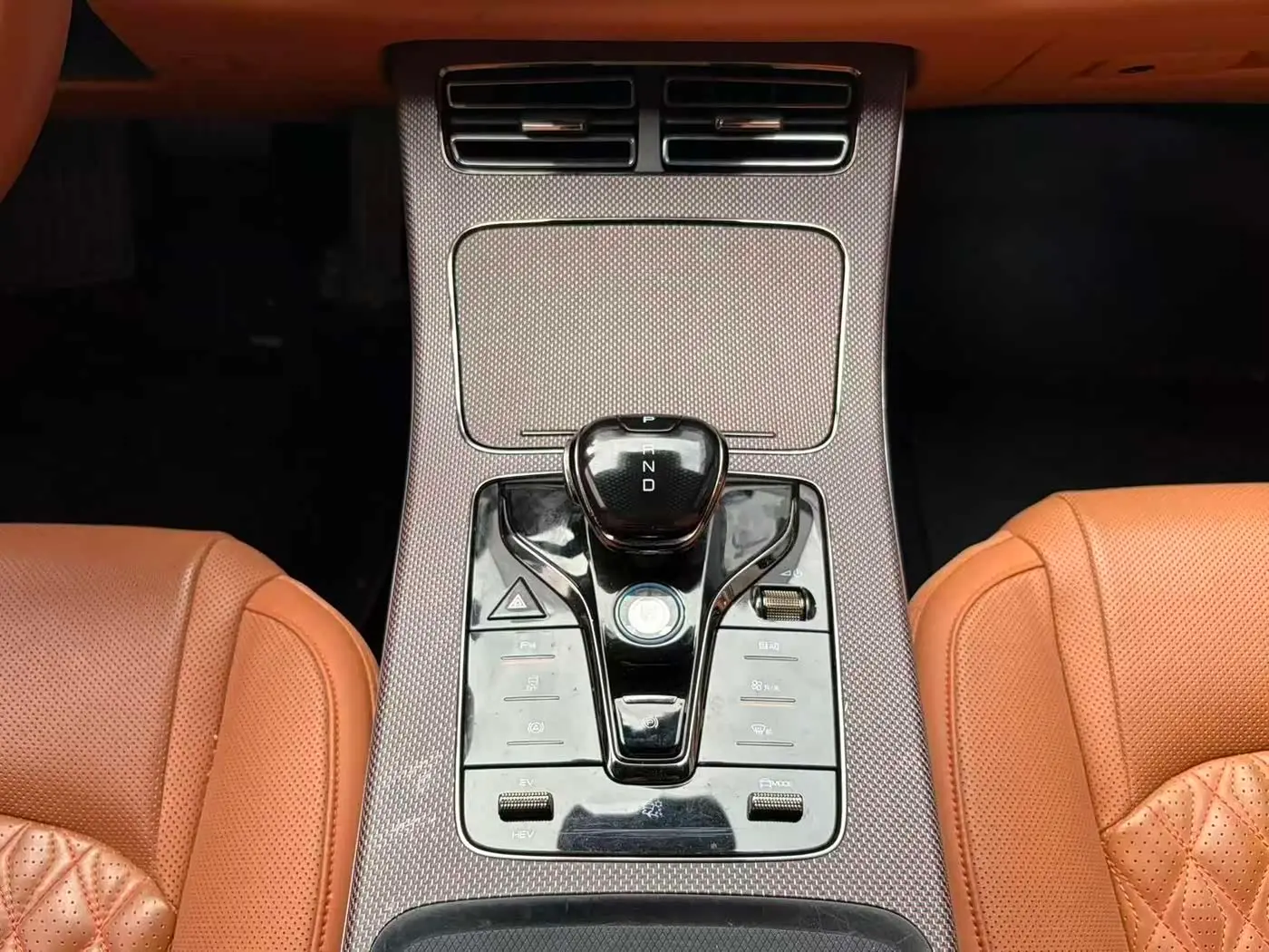 BYD Han 2023 — Photo 11/17