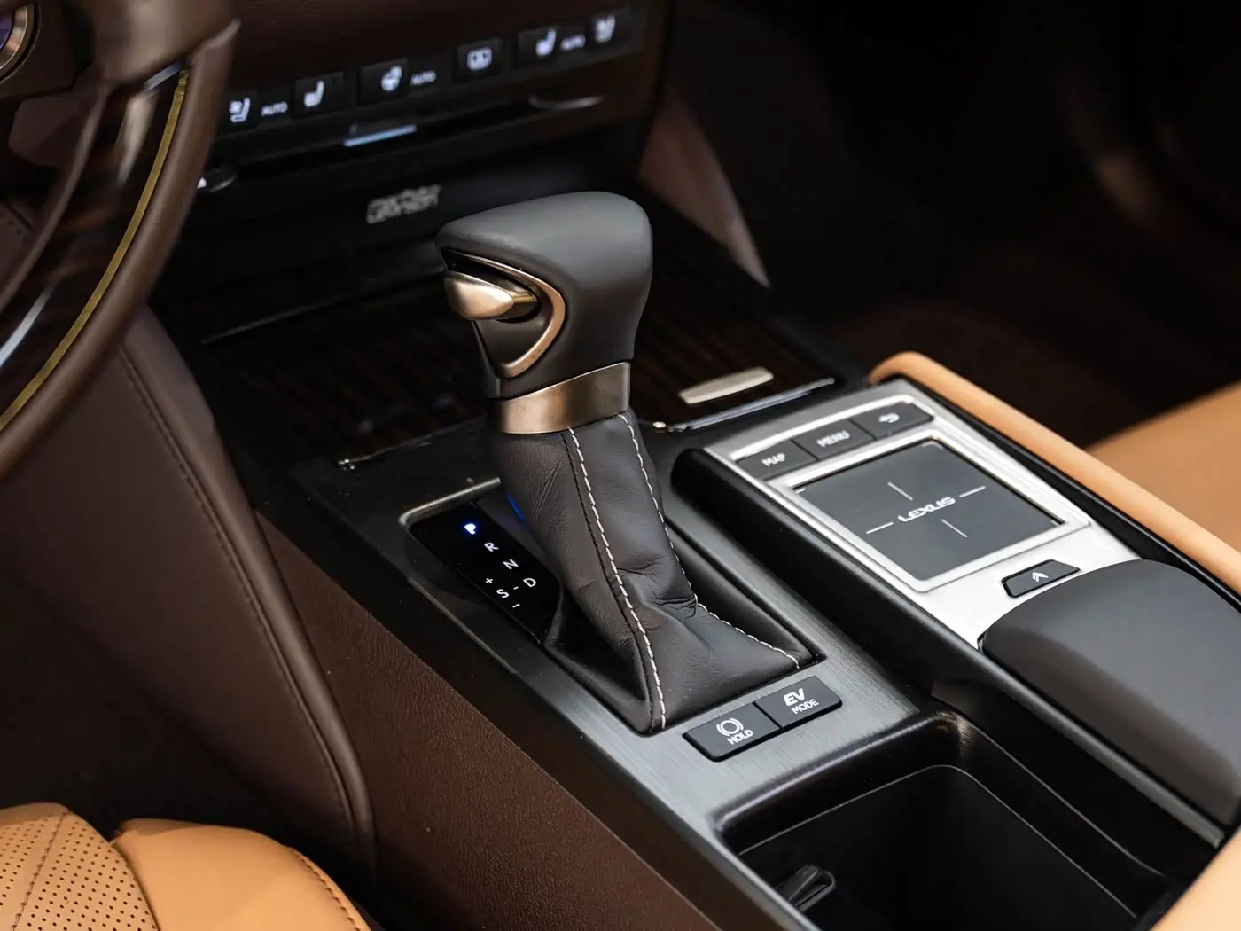 Lexus ES 2020 — Photo 15/20