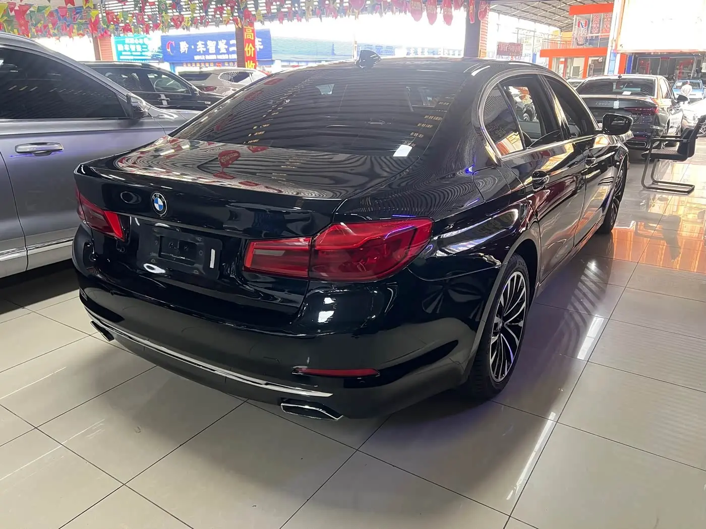 BMW 5 Series 2019 — Şəkil 9/11