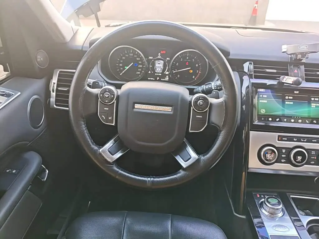 Land Rover Discovery 2018 — Şəkil 11/20