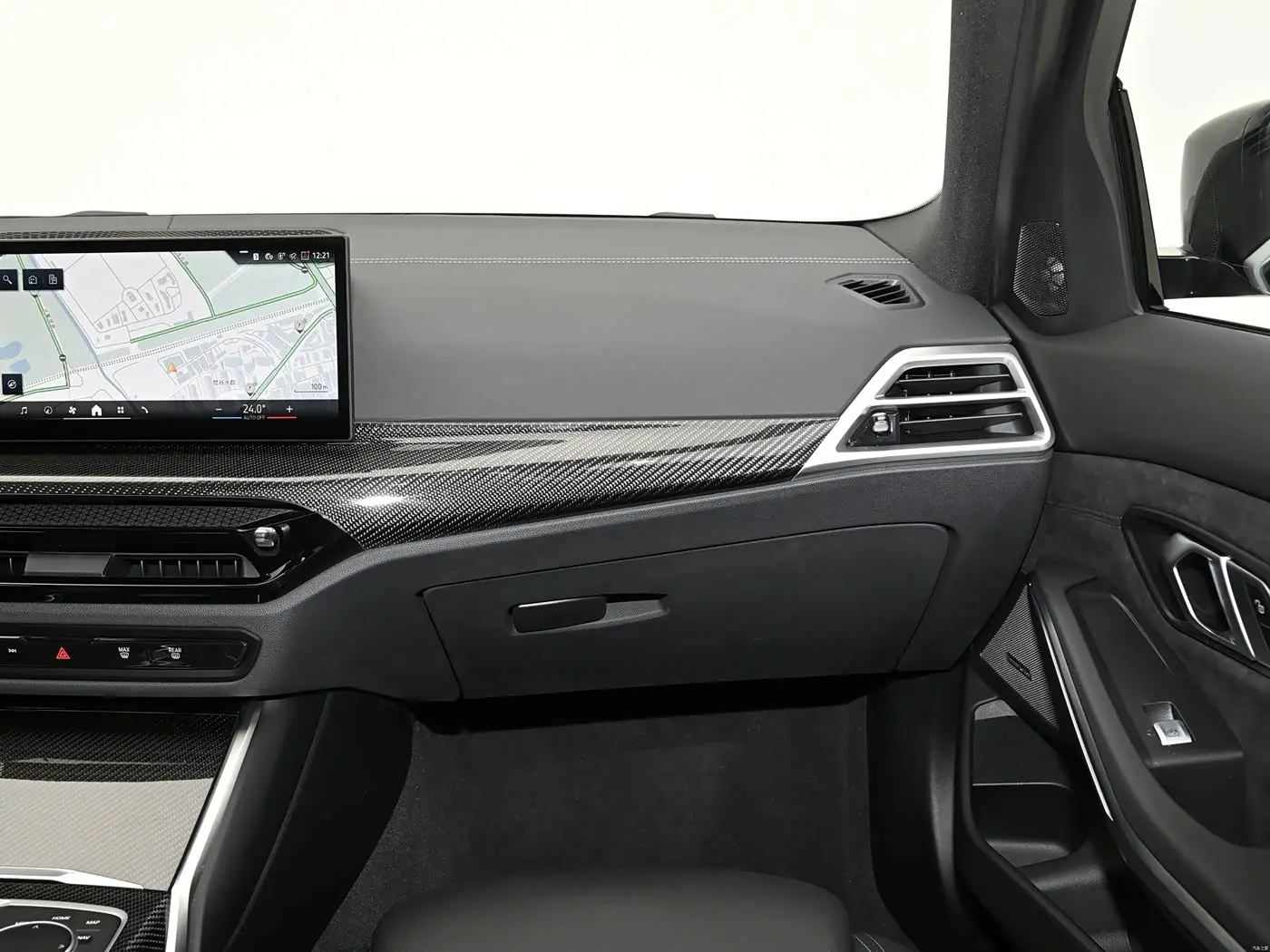 BMW 3 Series 2025 — ფოტო 10/14