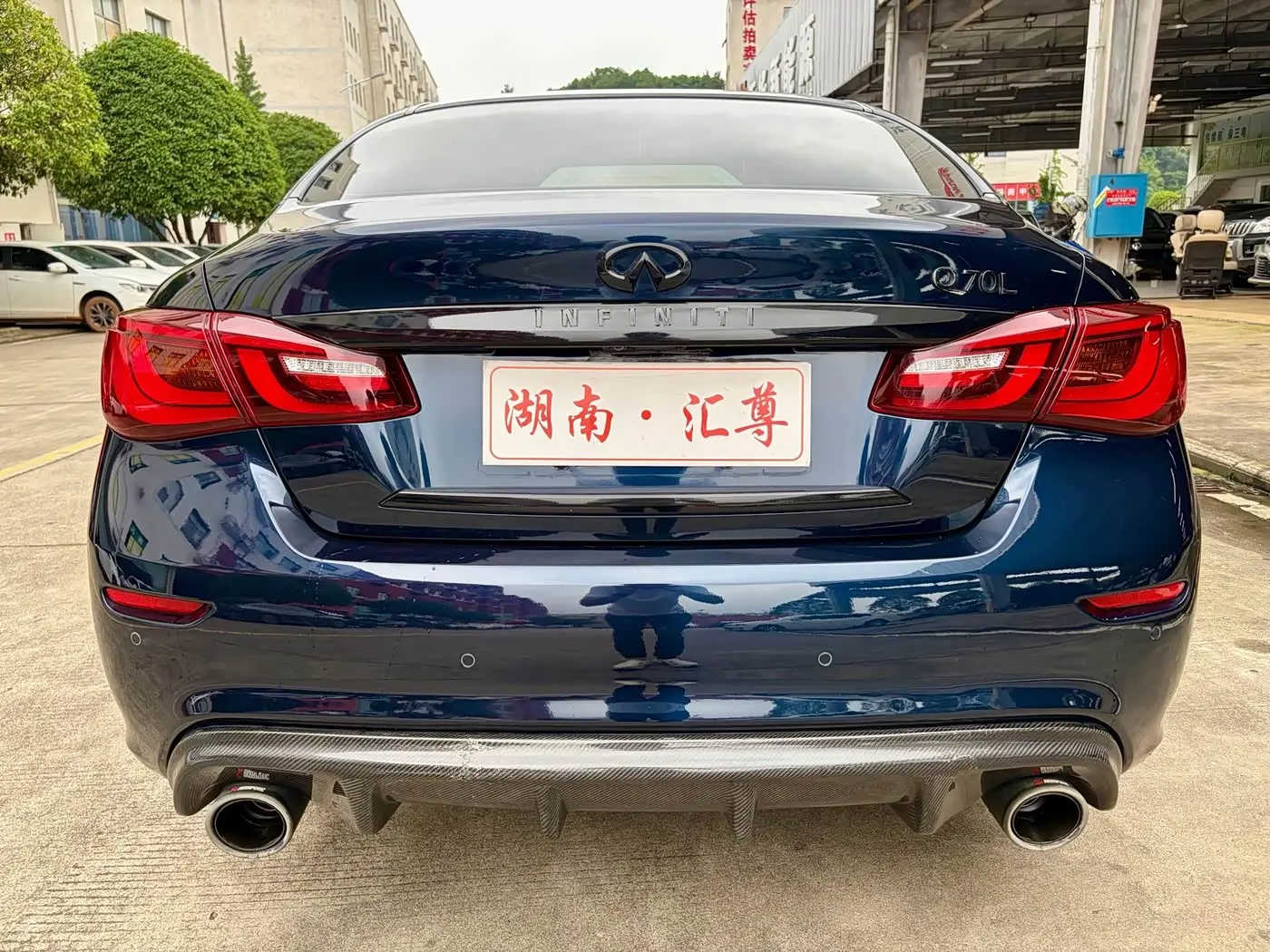 Infiniti Q70 2018 — Photo 16/17