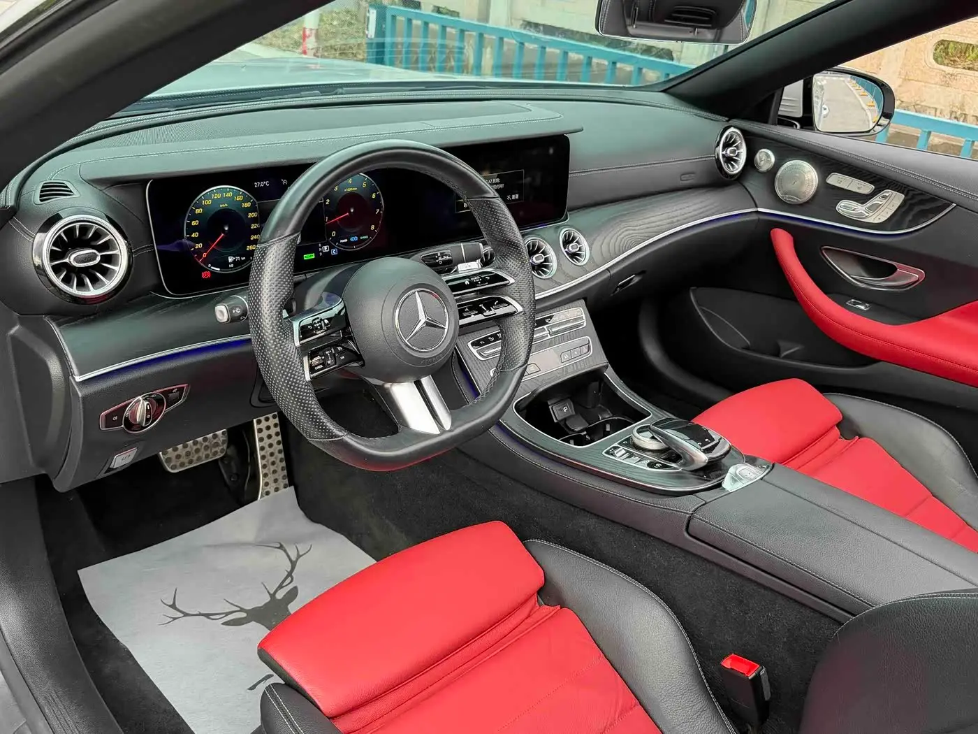 Mercedes-Benz E-Class 2021 — Photo 16/20
