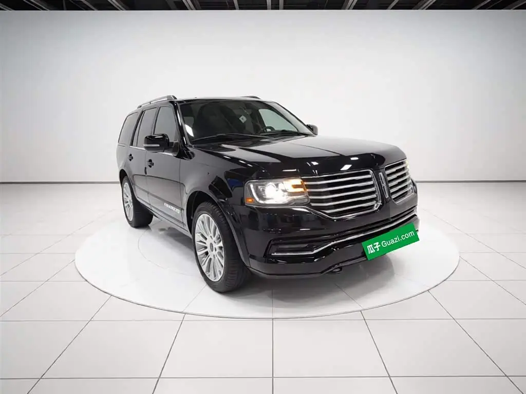 Lincoln Navigator 2016 — Photo 4/20