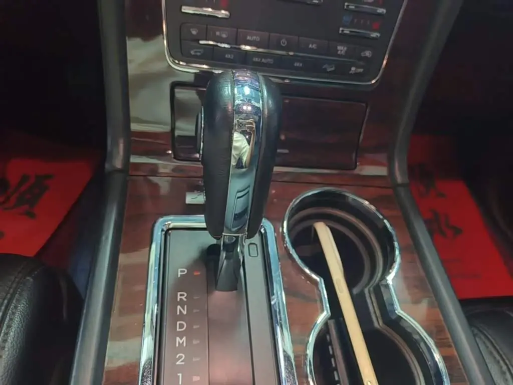 Lincoln Navigator 2016 — Photo 14/20