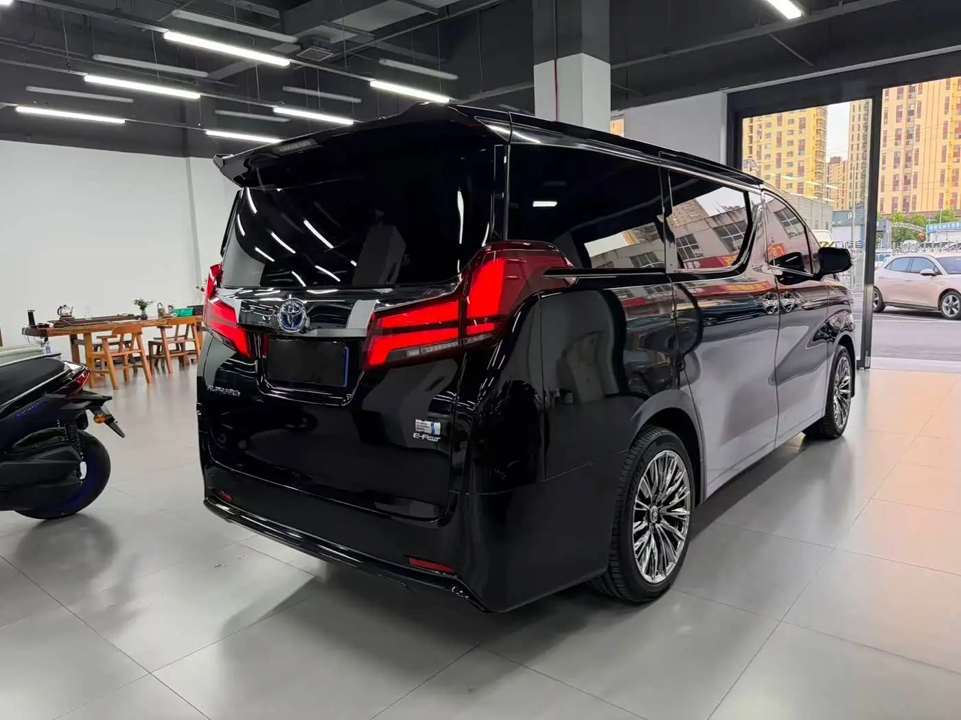 Toyota Alphard 2021 — Photo 9/9