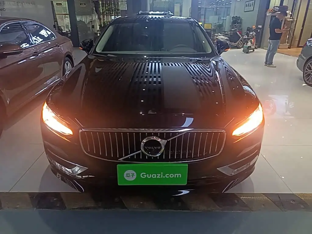 Volvo S90 2017 — Фото 3/20