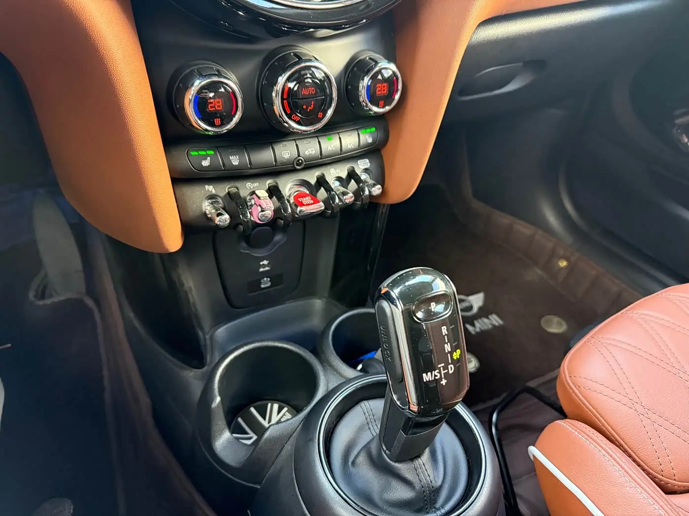 MINI MINI 2023 — Photo 17/18