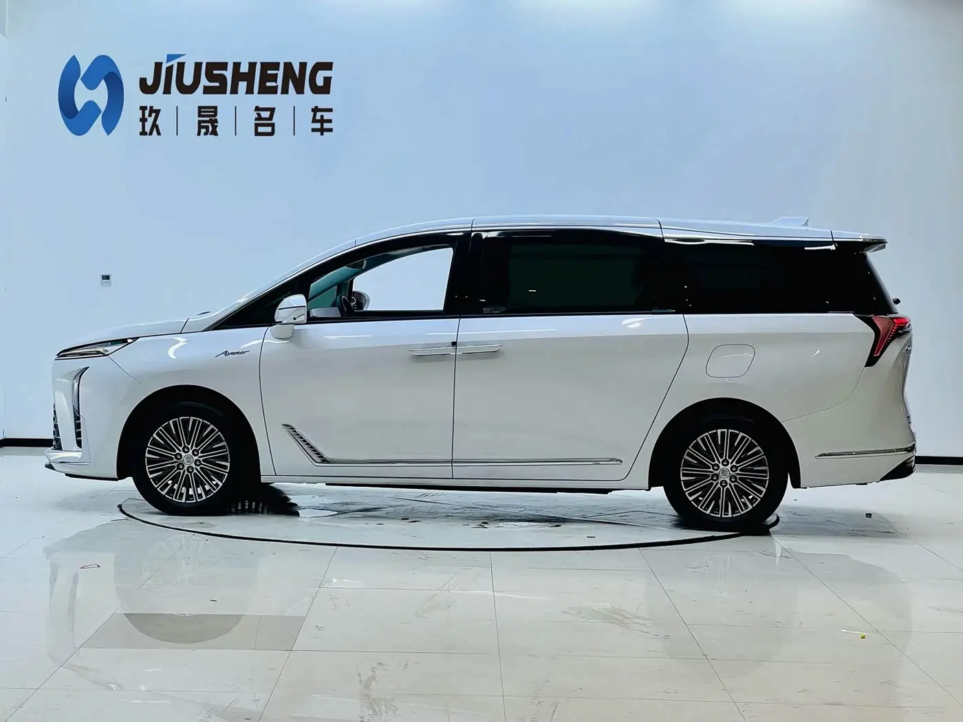 Buick GL8 New Energy 2025 — ფოტო 3/20