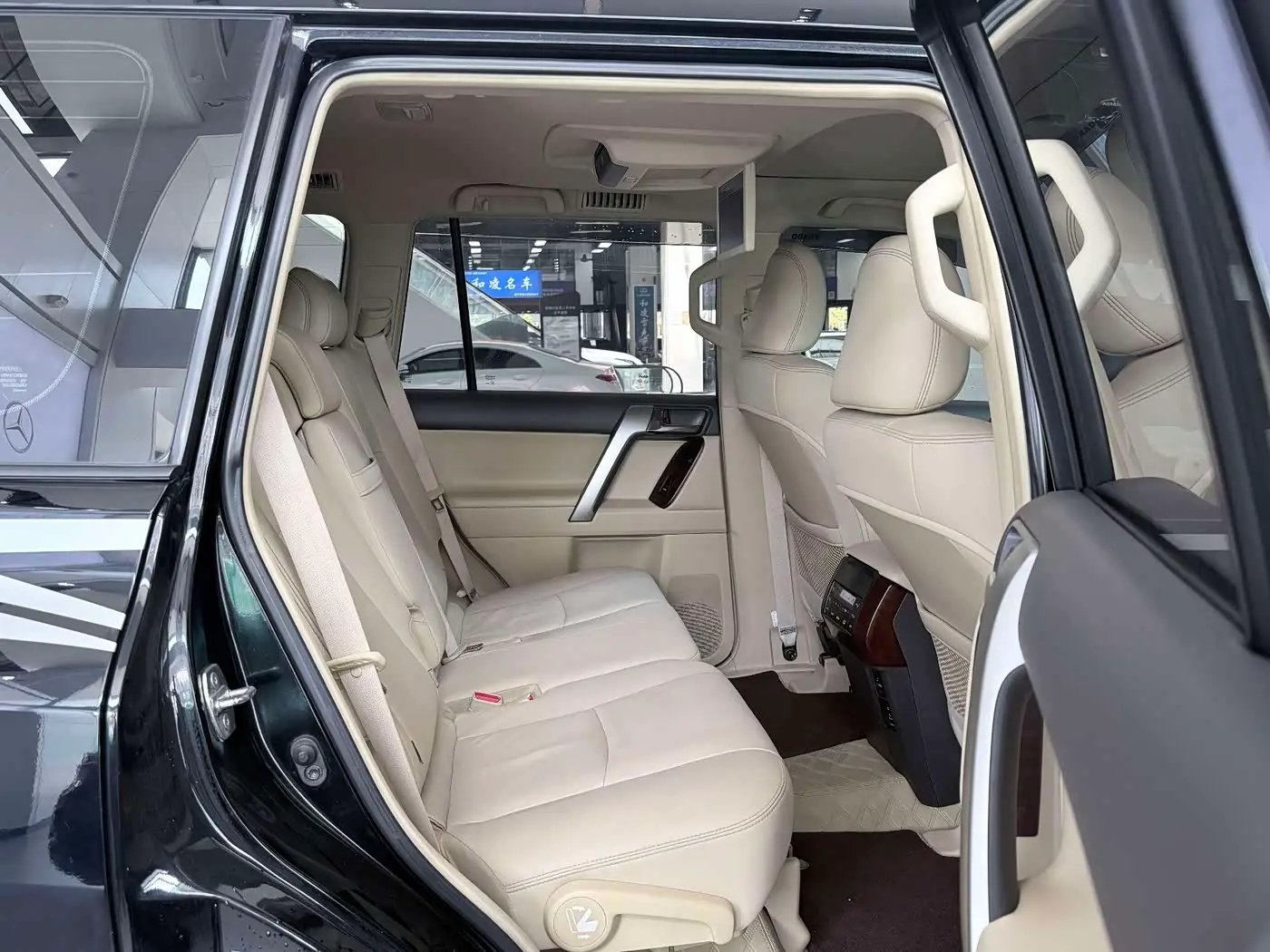 Toyota Prado 2016 — Photo 9/20