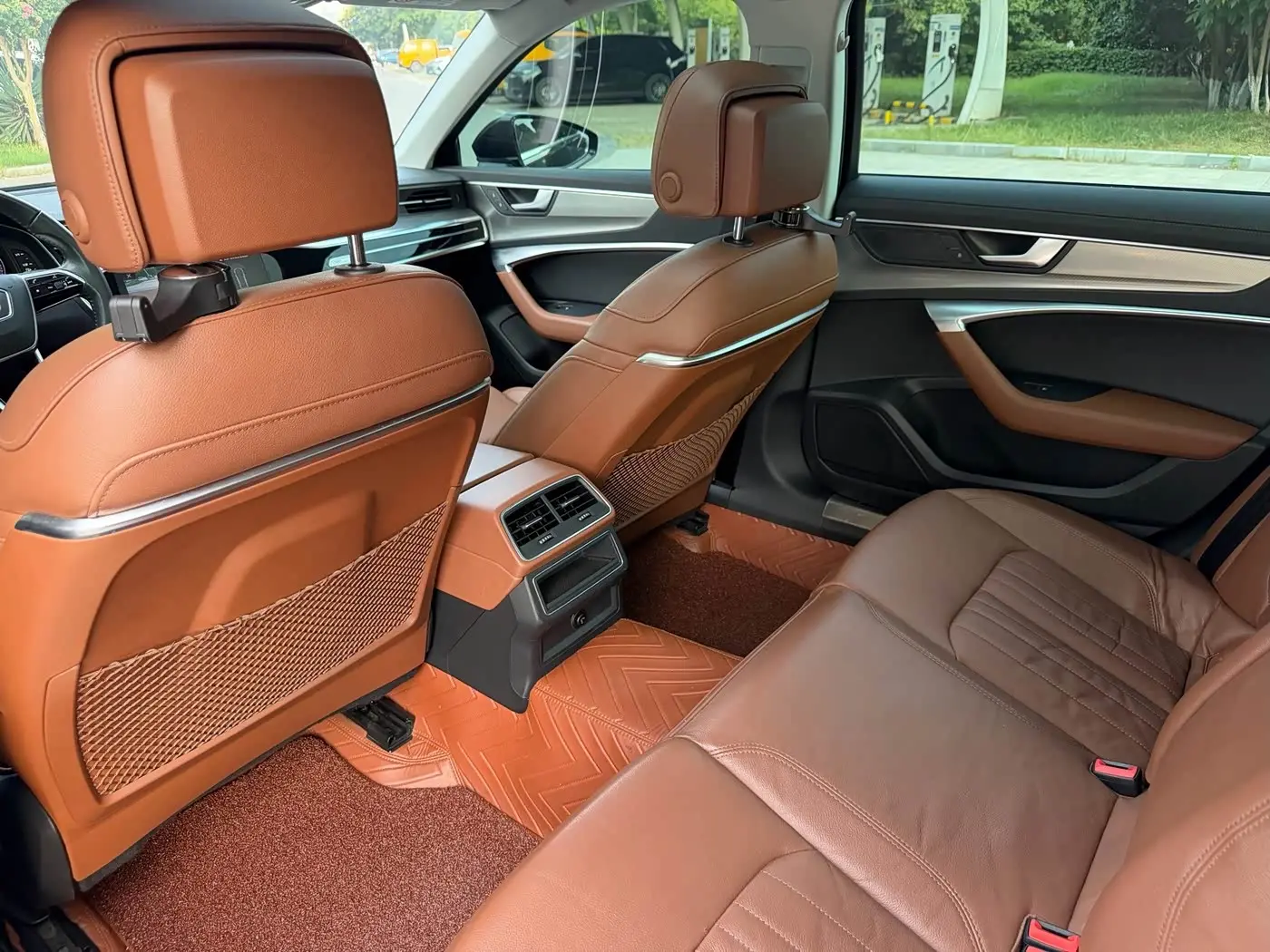Audi A6L 2020 — ფოტო 15/20