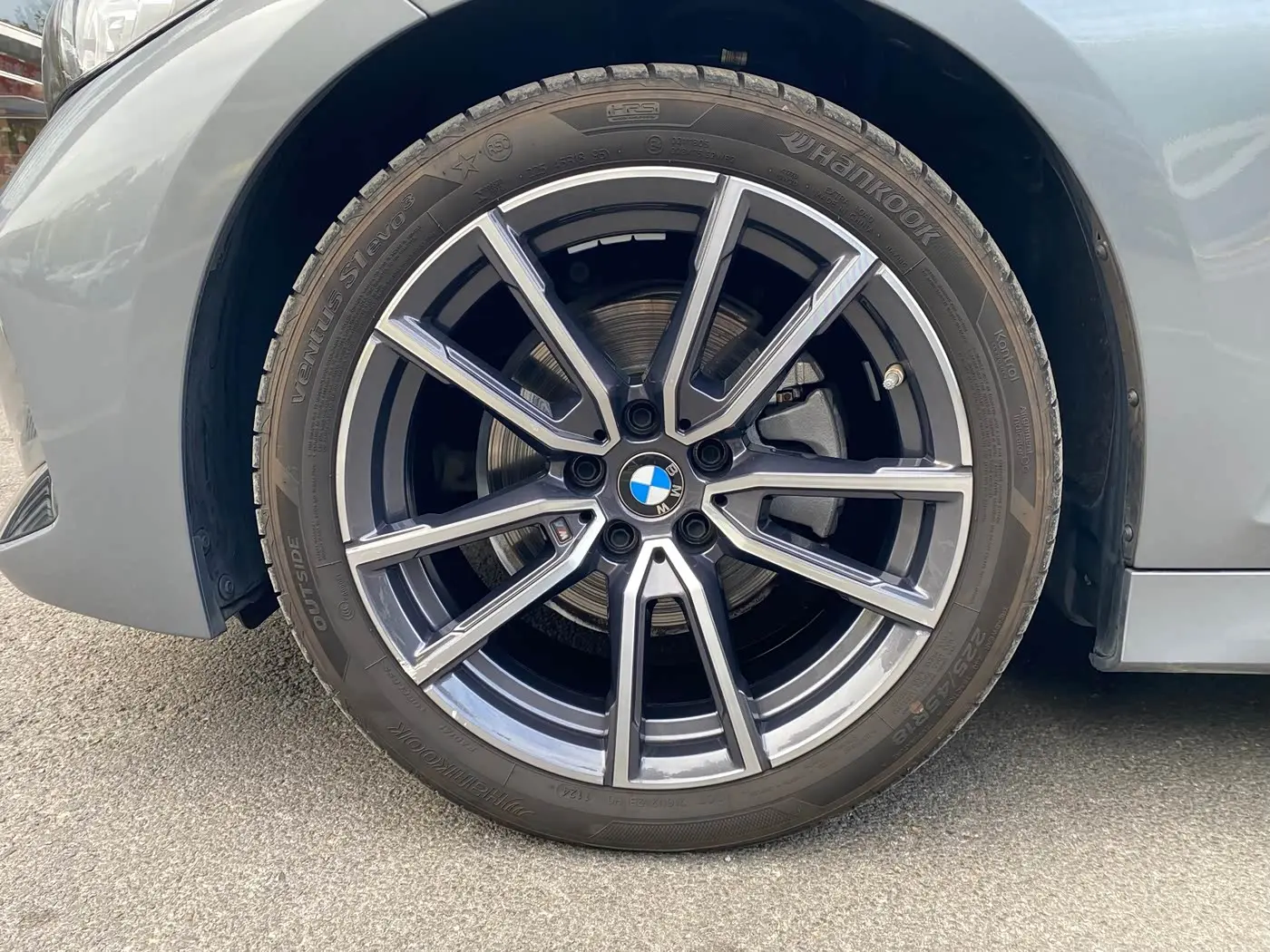 BMW 3 Series 2024 — Фото 15/18