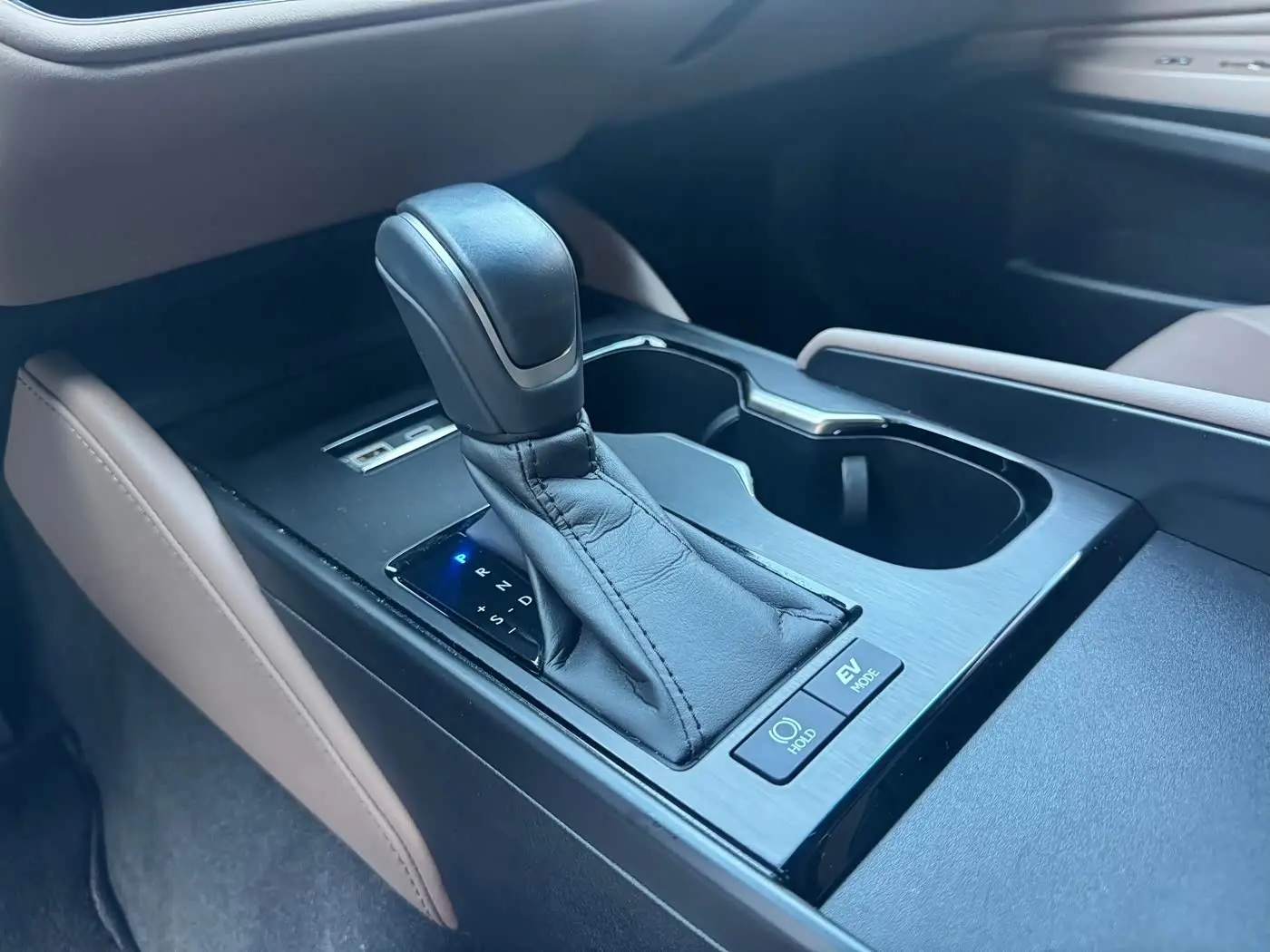 Lexus ES 2025 — Photo 7/13
