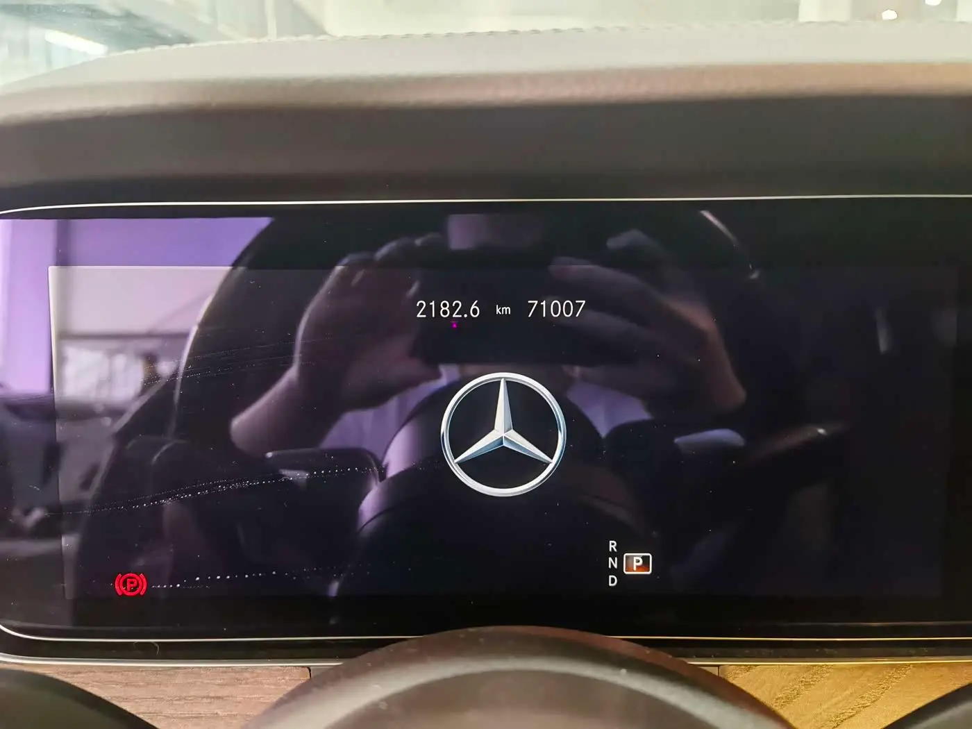 Mercedes-Benz E-Class 2022 — Photo 9/20