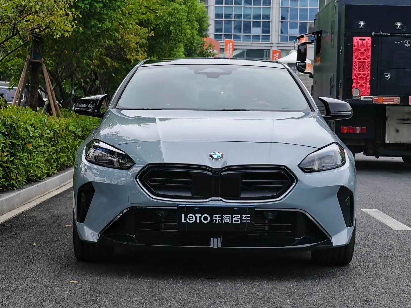 BMW M235L 2026 — Photo 2/13