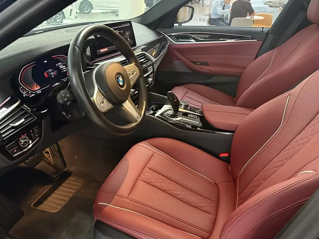 BMW 5 Series 2023 — Şəkil 2/16