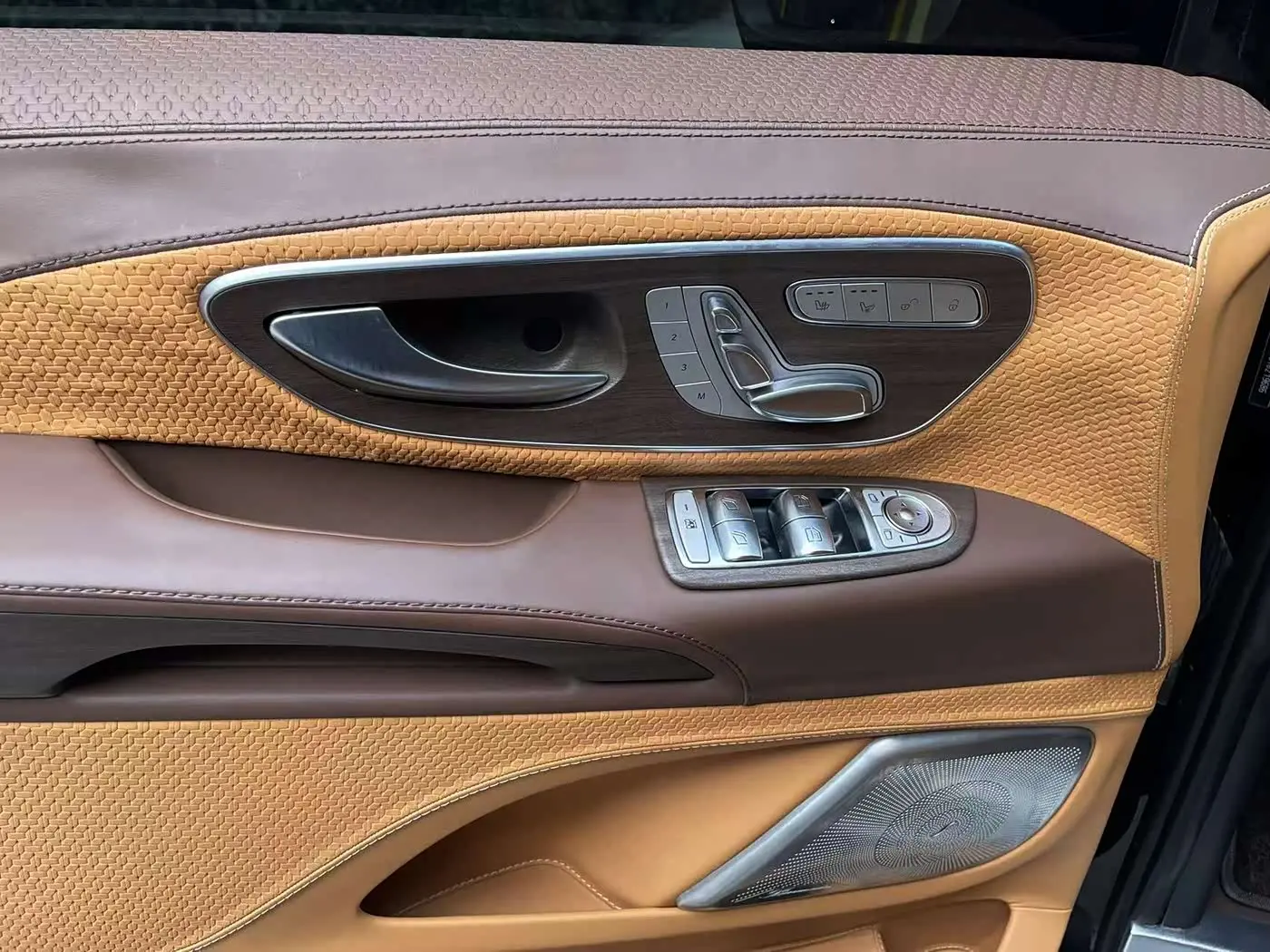 Mercedes-Benz Vito 2024 — Photo 12/14