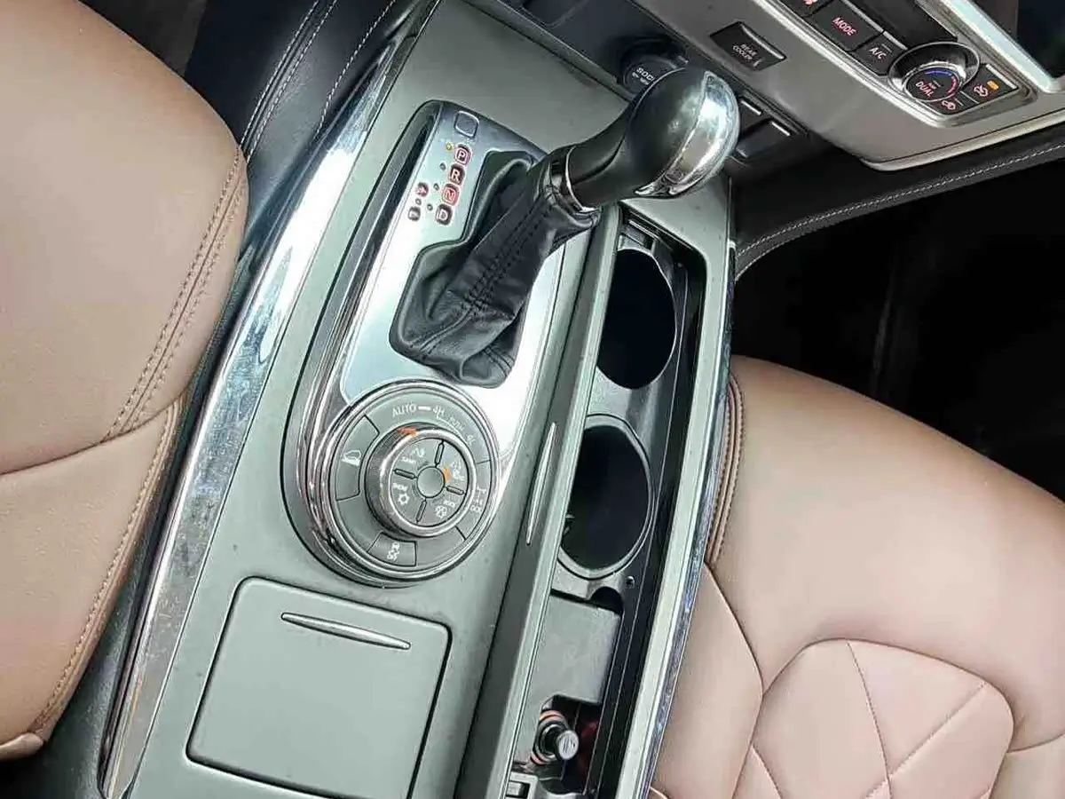 Nissan Patrol 2018 — Şəkil 20/20