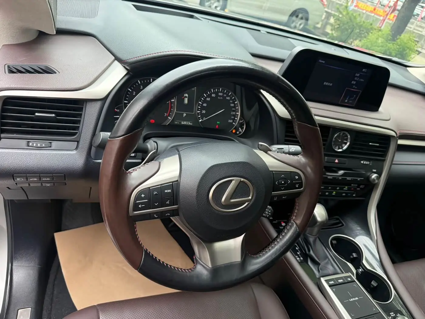Lexus RX 2021 — ფოტო 18/20