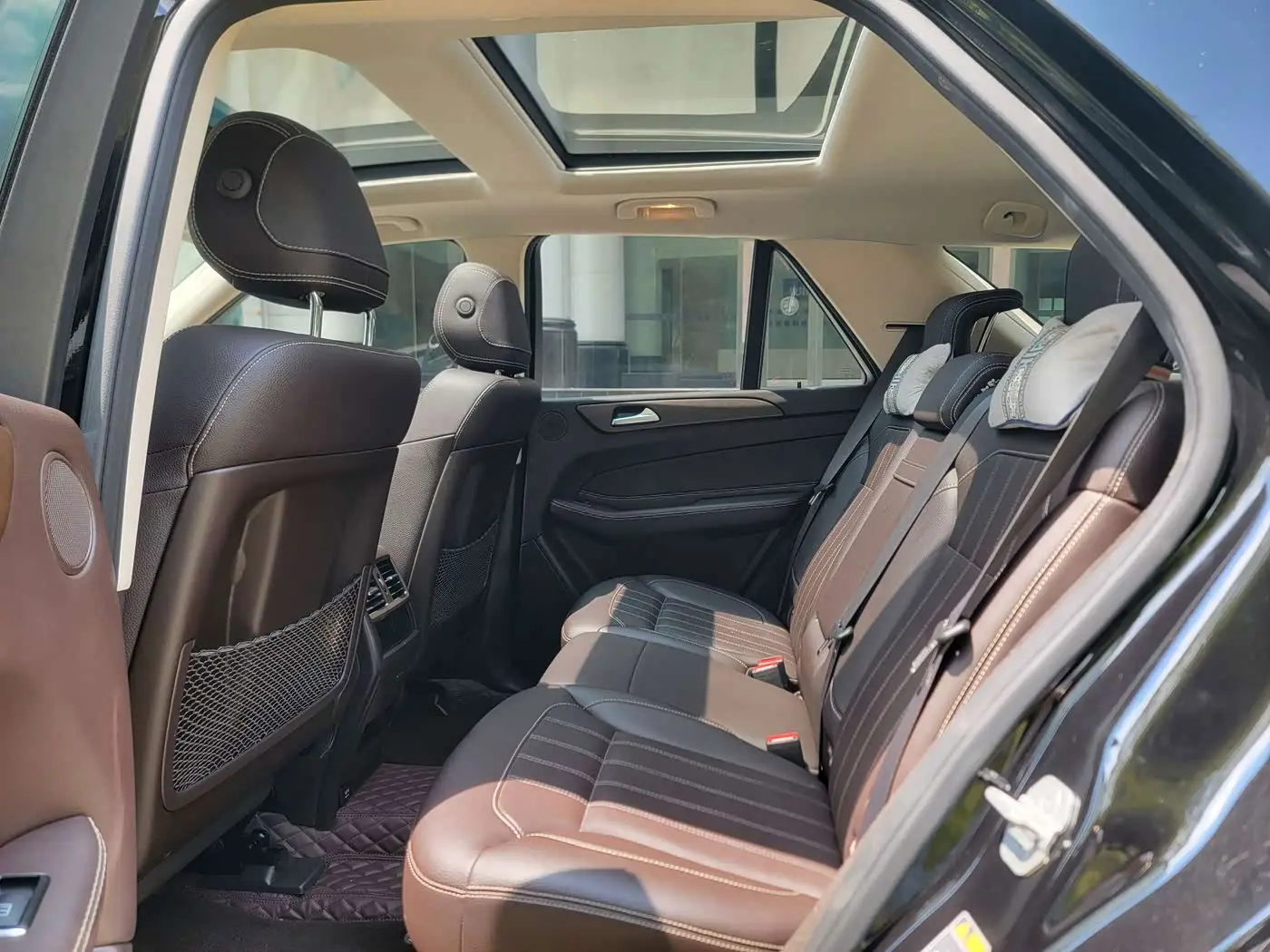 Mercedes-Benz GLE 2016 — Photo 10/15