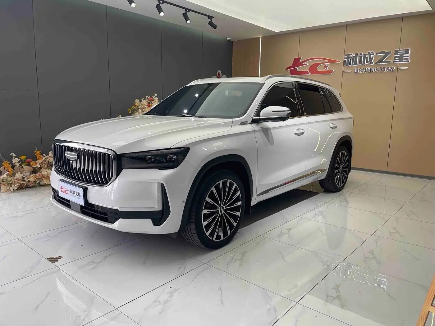Geely Xingyue L 2025 — Фото 1/11