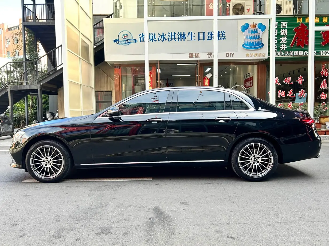 Mercedes-Benz E-Class 2022 — Фото 4/15