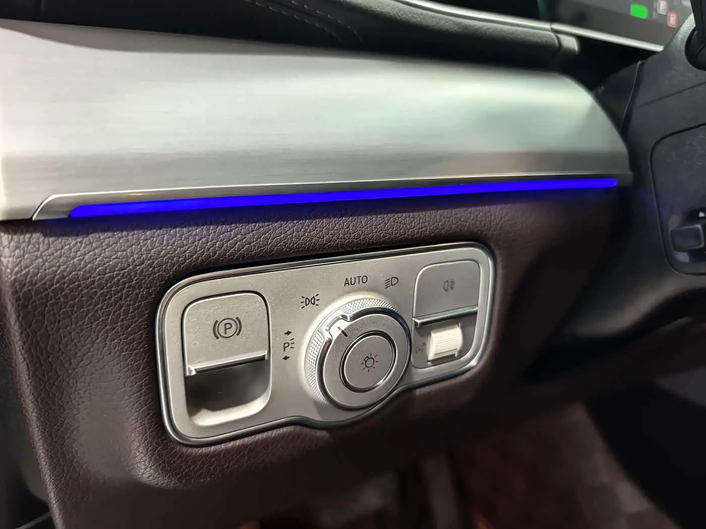 Mercedes-Benz GLE 2023 — Photo 12/16
