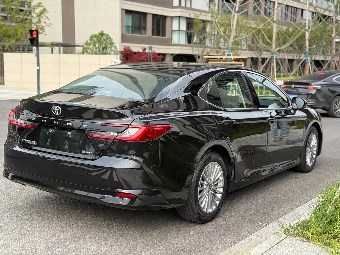 Toyota Camry 2024 — Photo 4/15