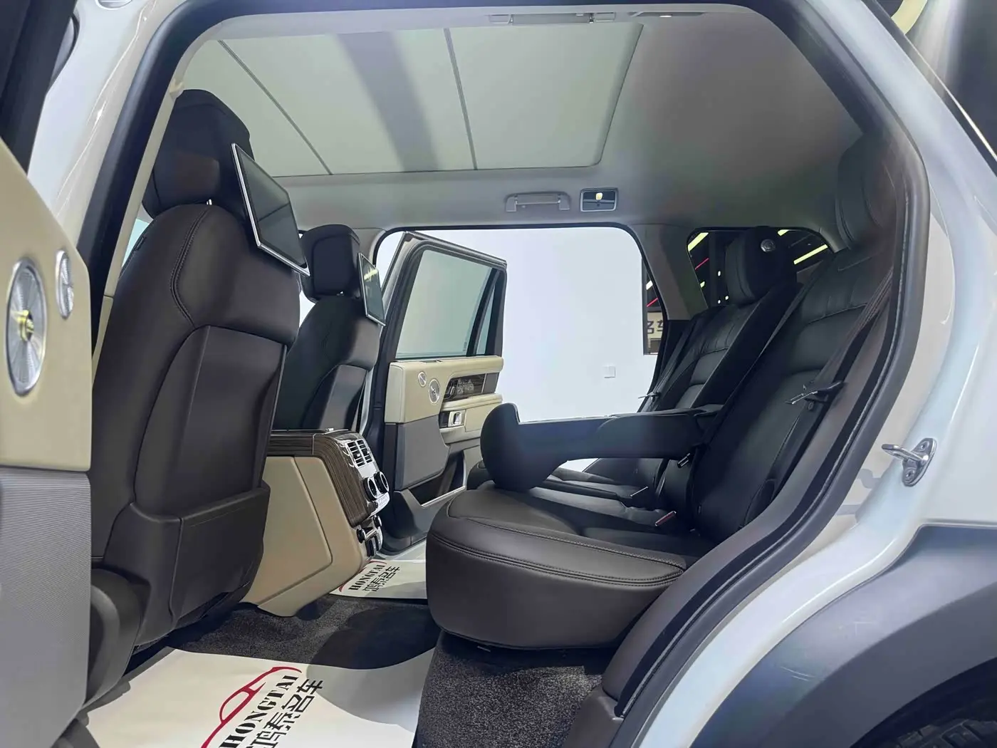 Land Rover Range Rover 2018 — Фото 16/20