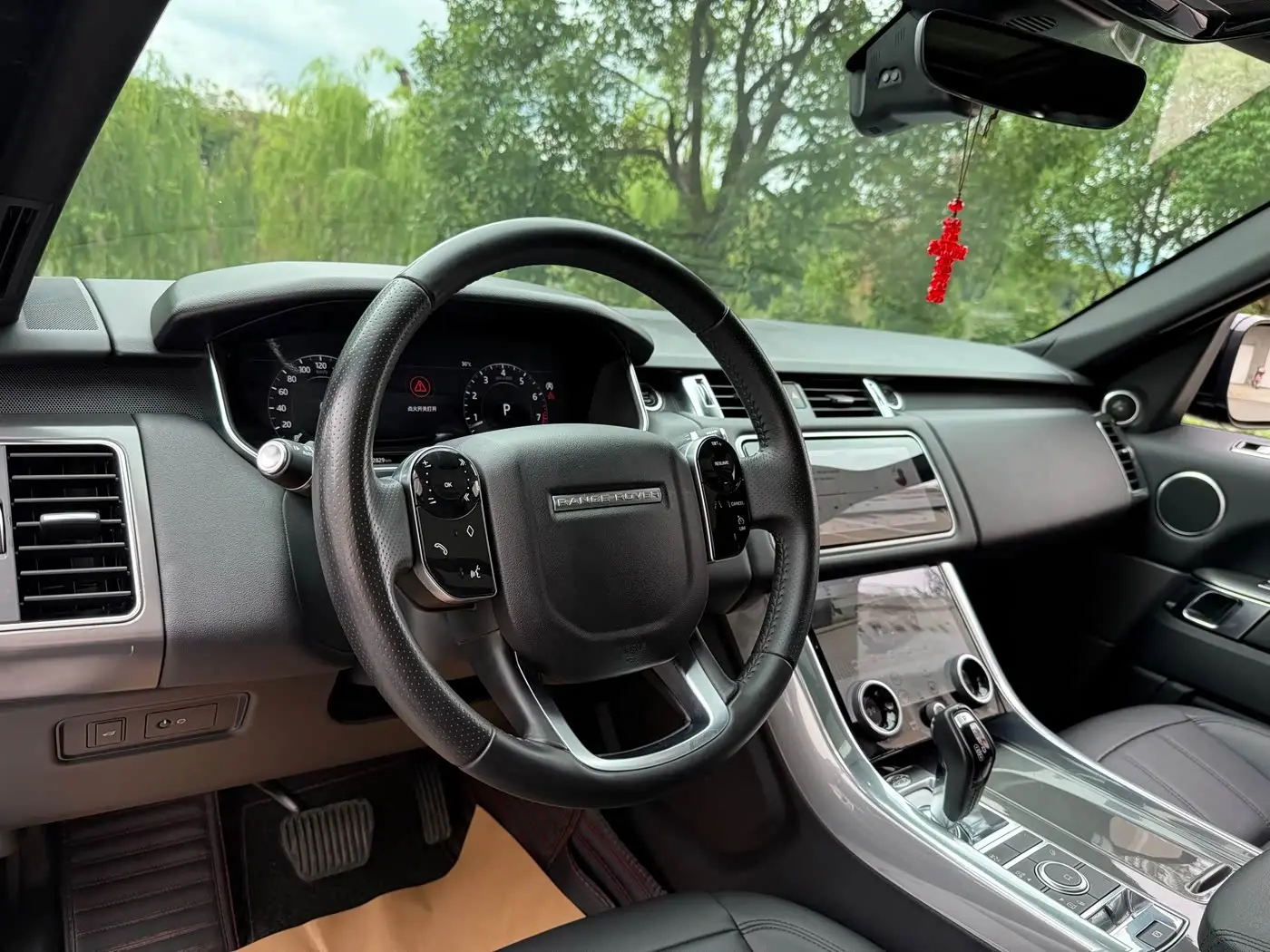 Land Rover Range Rover Sport 2019 — Photo 14/18