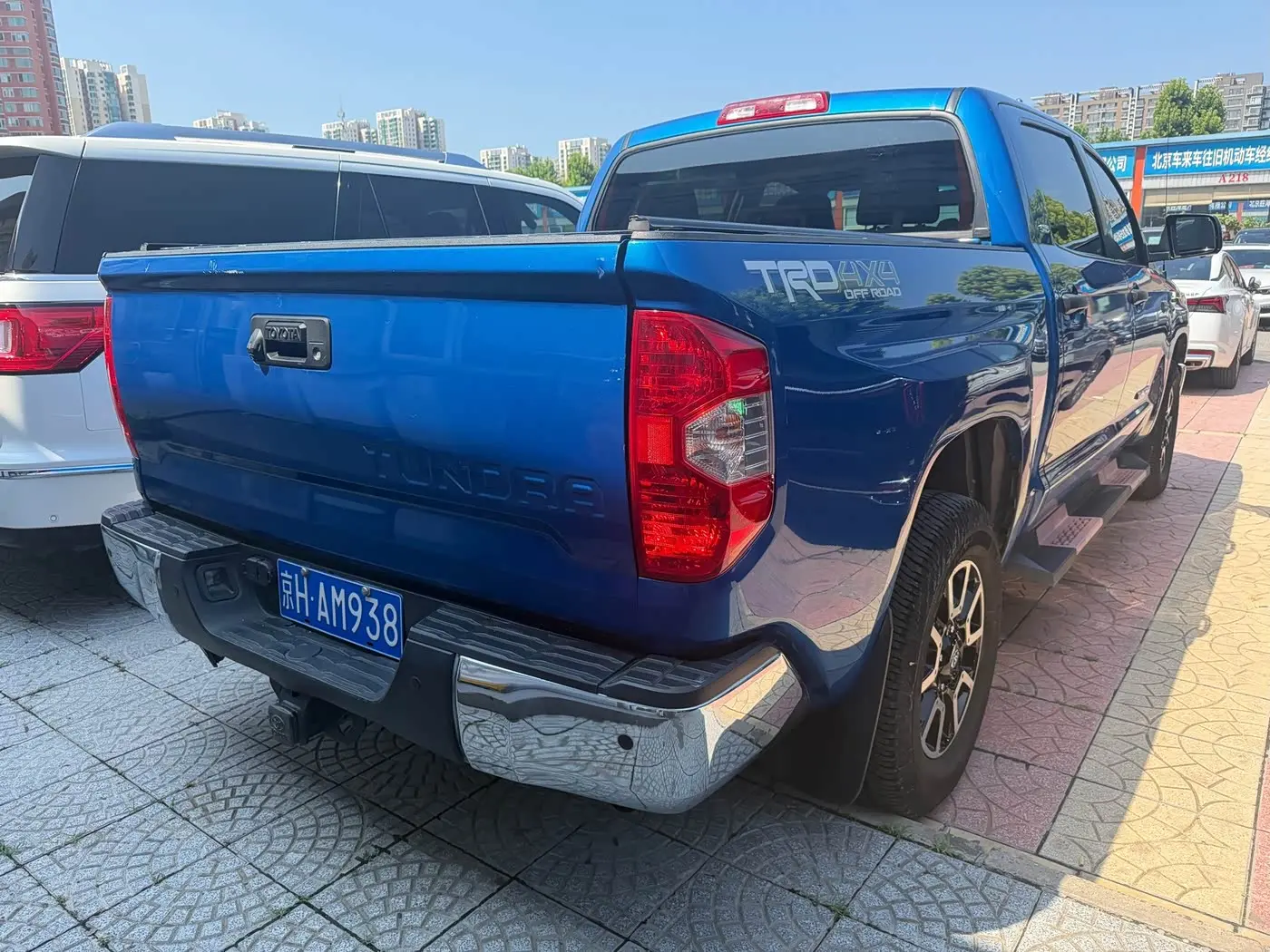 Toyota Tundra 2018 — Photo 6/15