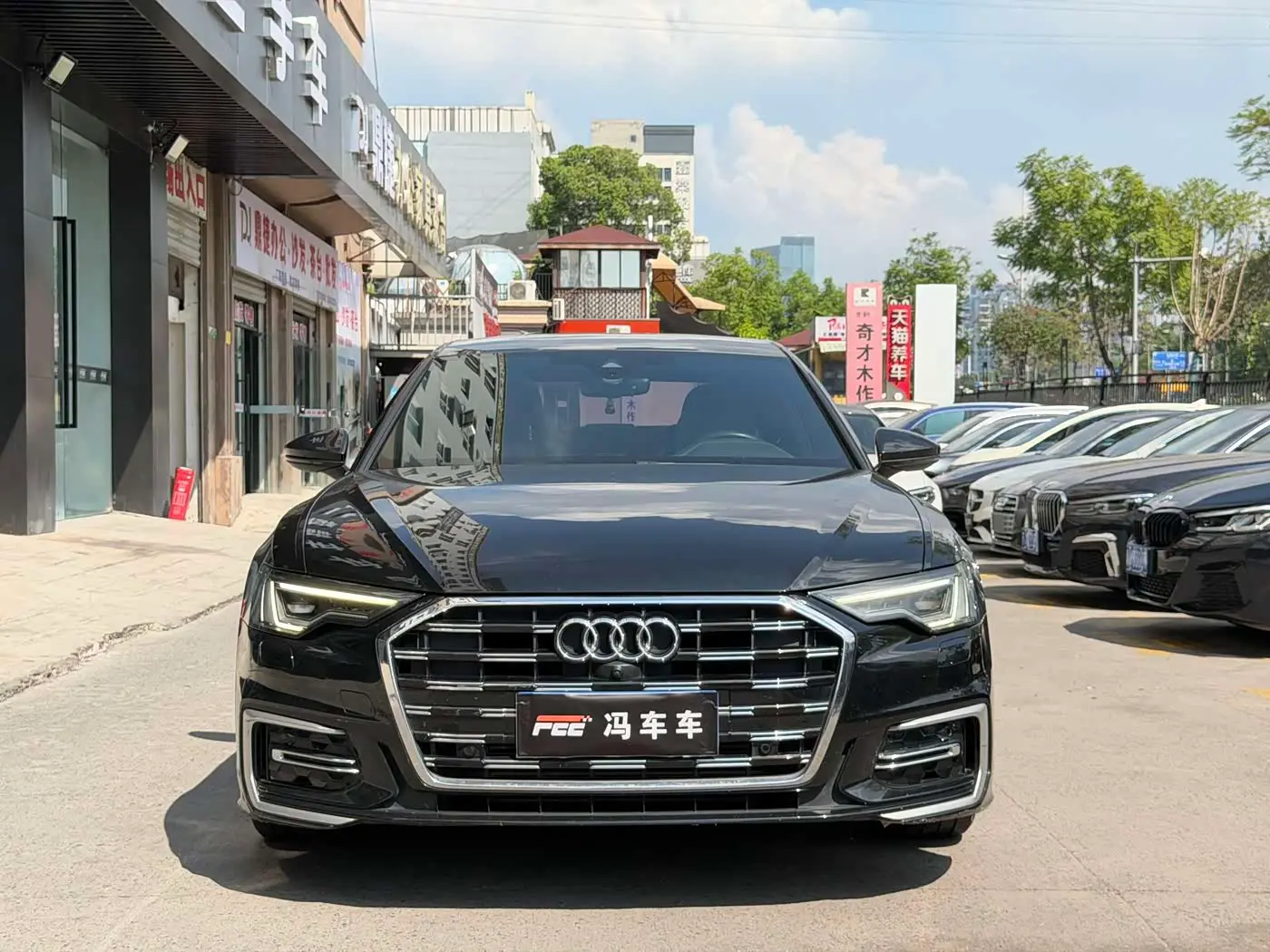 Audi A6L 2023 — Фото 1/14
