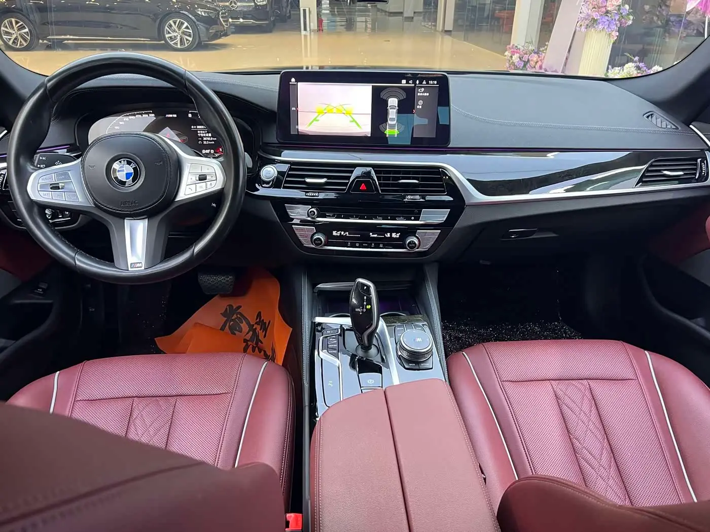 BMW 5 Series 2023 — Фото 11/20