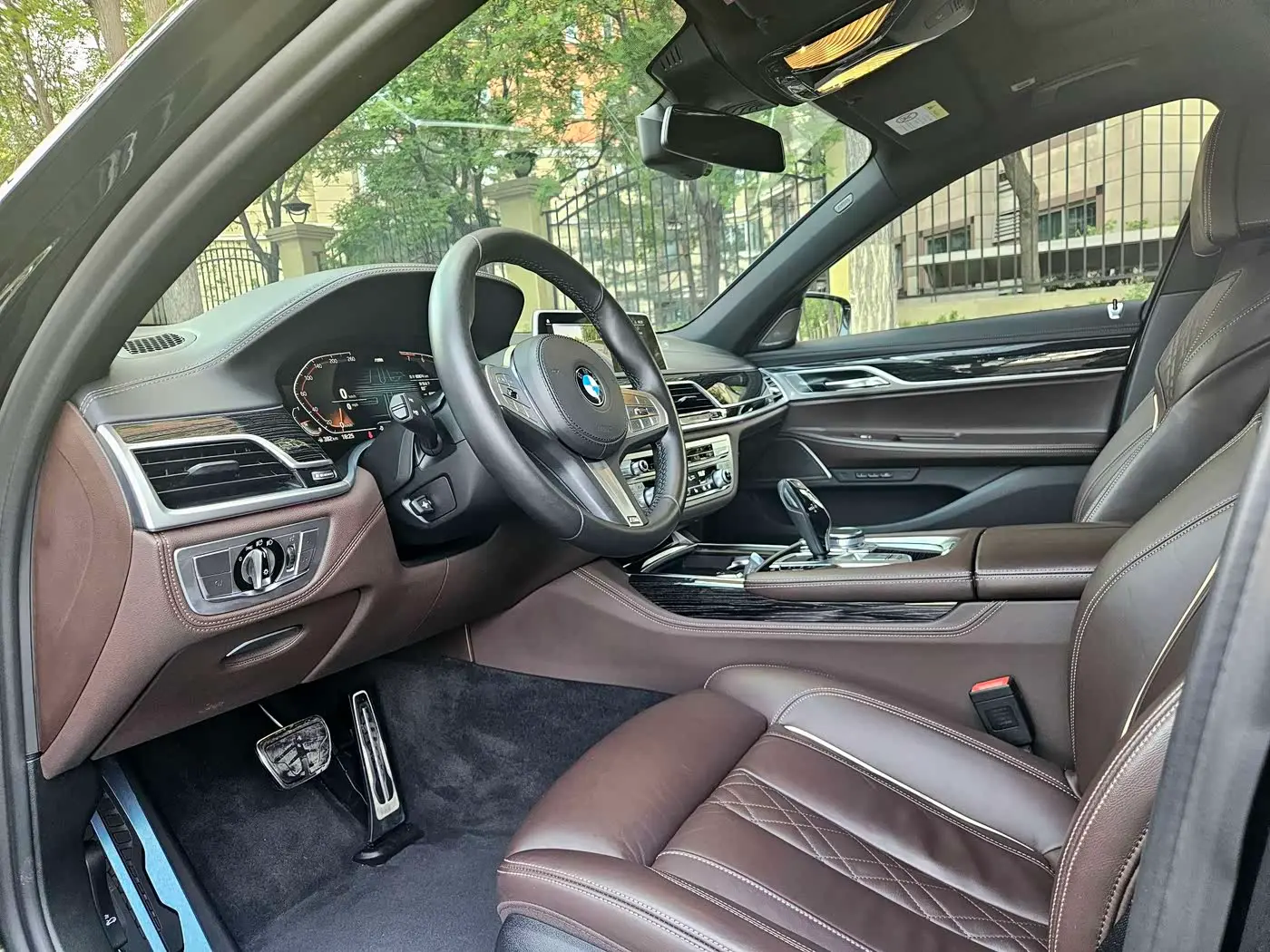 BMW 7 Series 2022 — Photo 6/20