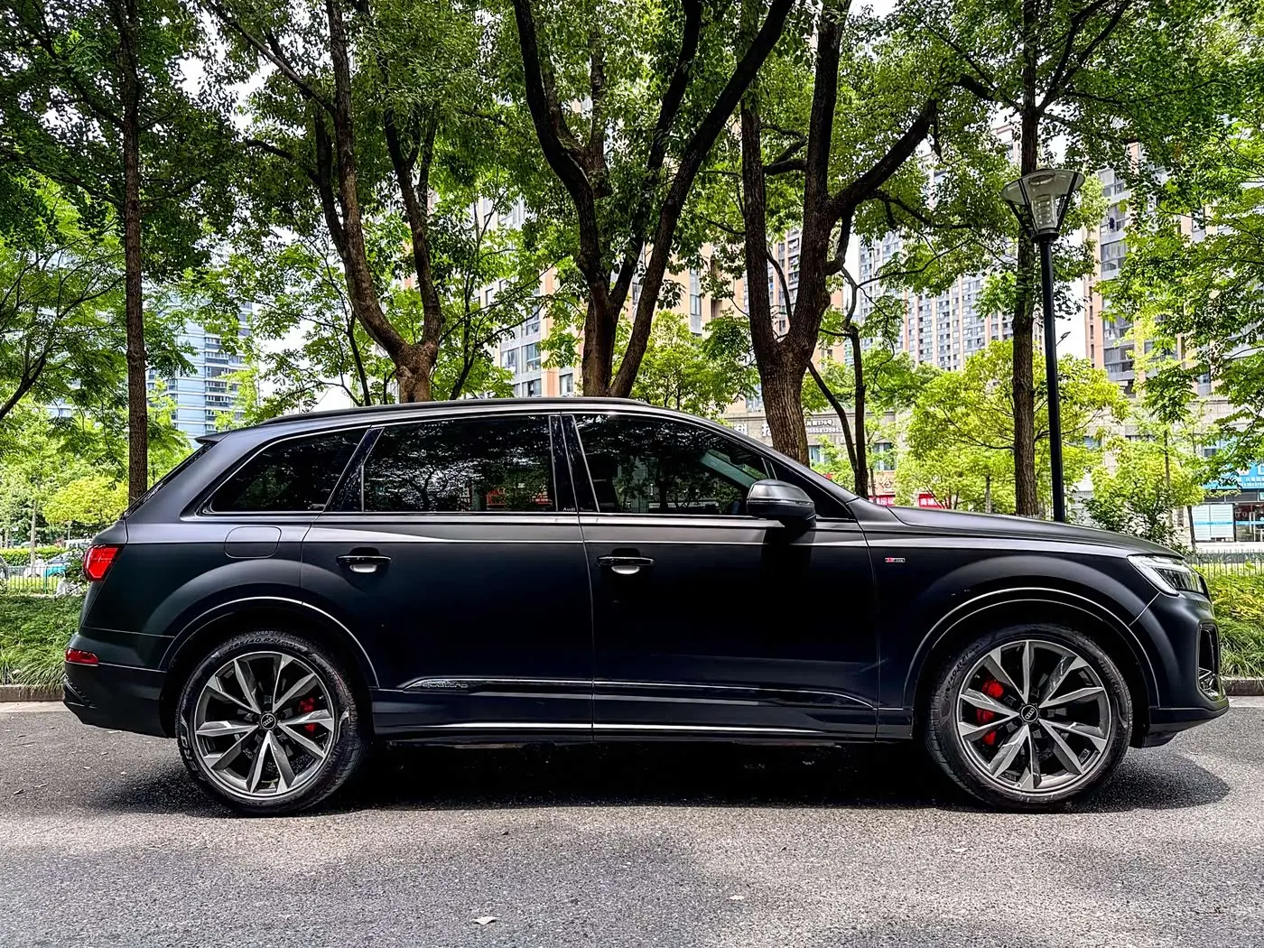 Audi Q7 2025 — ფოტო 3/15