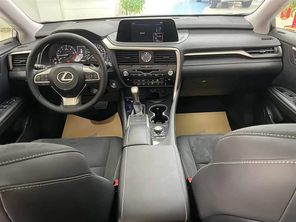 Lexus RX 2022 — Şəkil 17/20