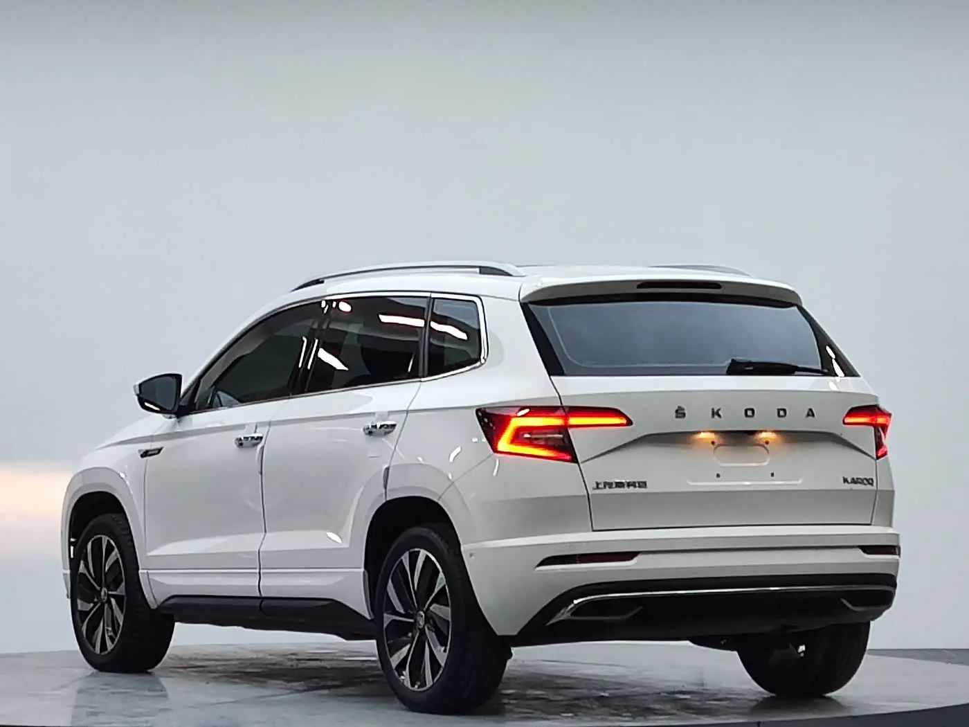 Škoda Karoq 2023 — Photo 5/18