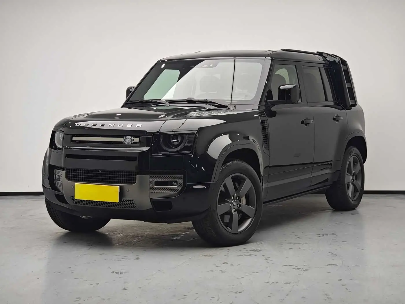 Land Rover Defender 2025 — Фото 1/20