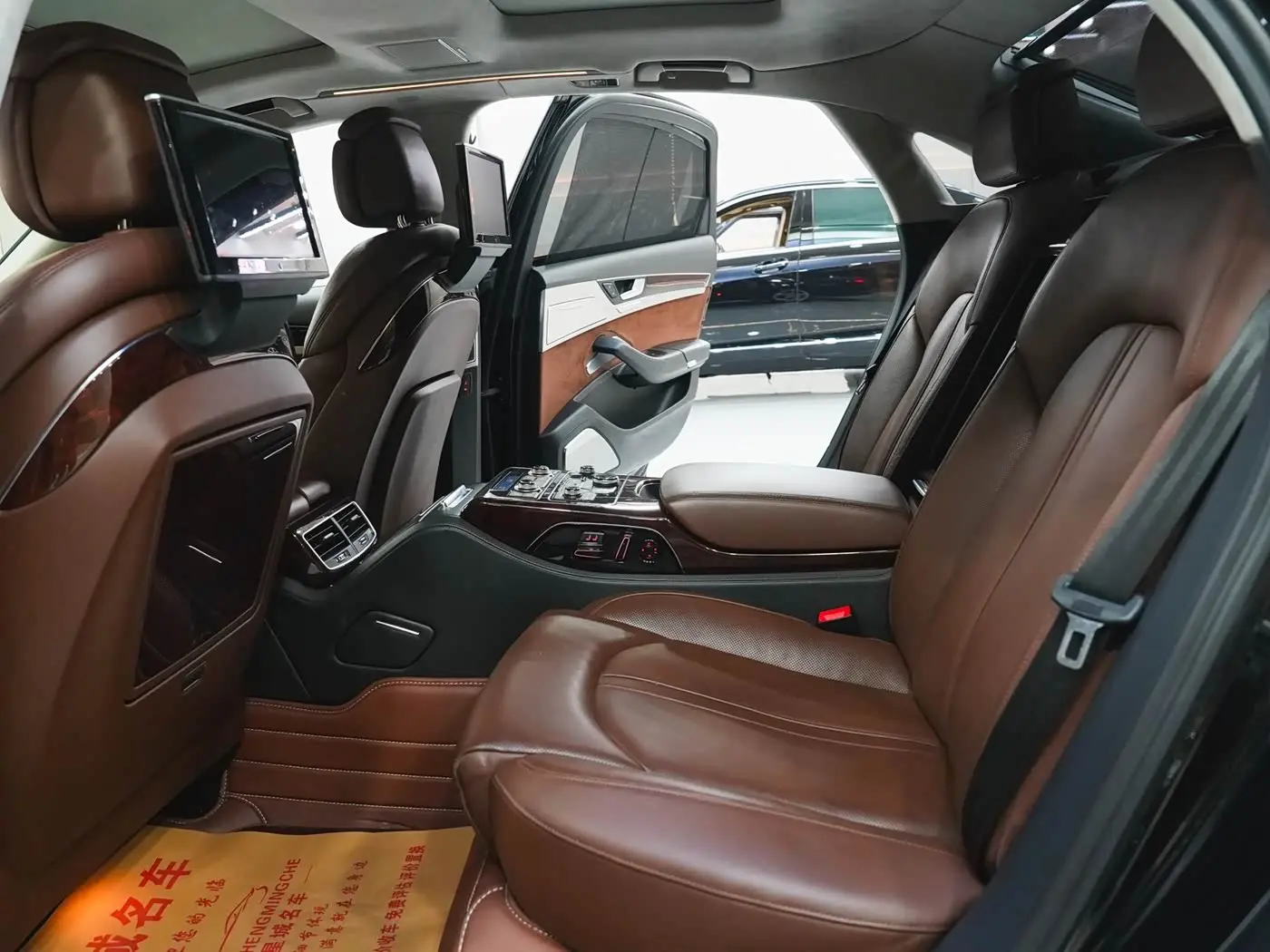 Audi A8 2012 — Şəkil 12/20