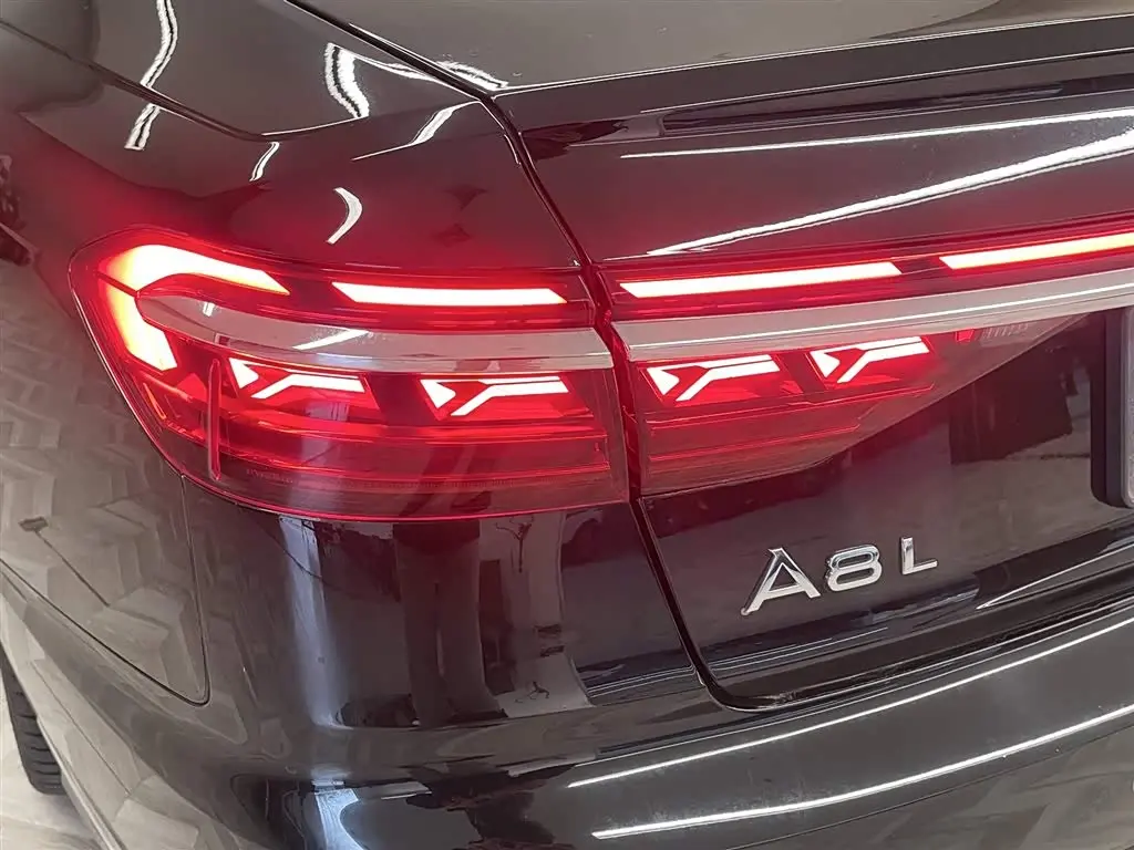 Audi A8 2023 — Photo 10/20