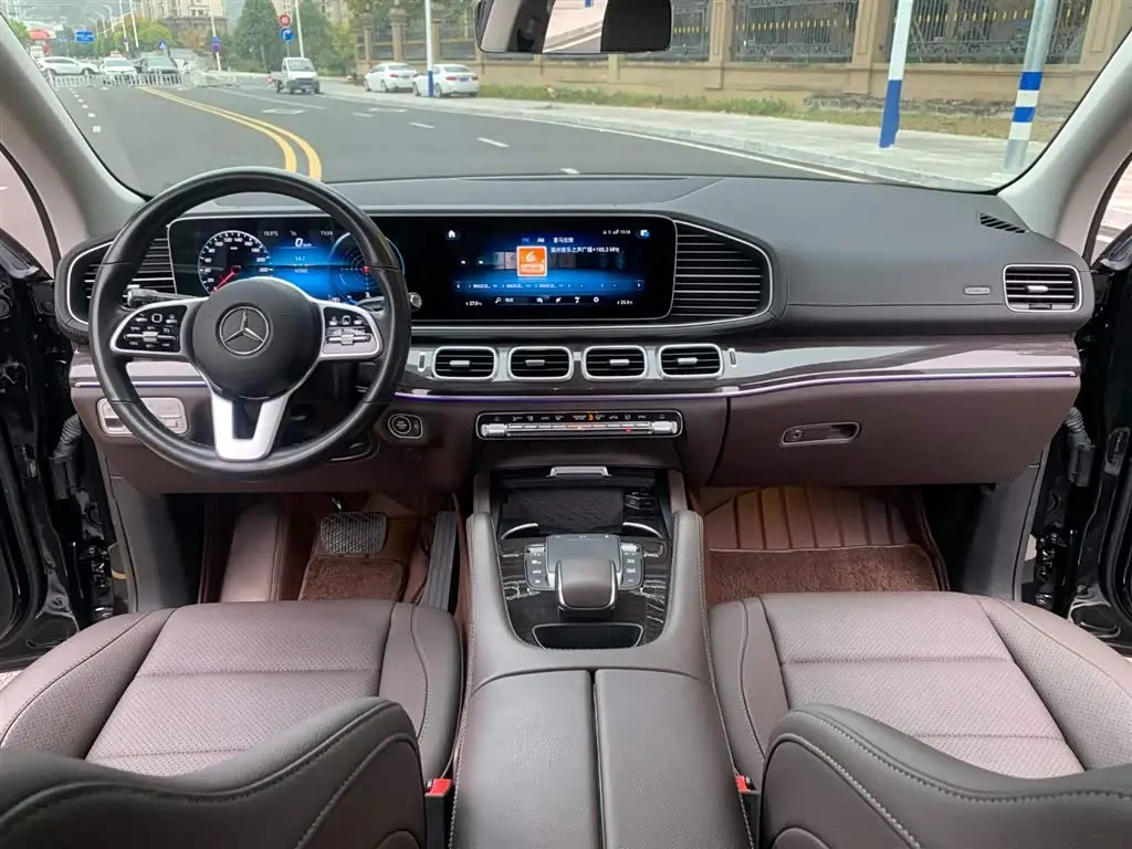 Mercedes-Benz GLE 2021 — Photo 18/20