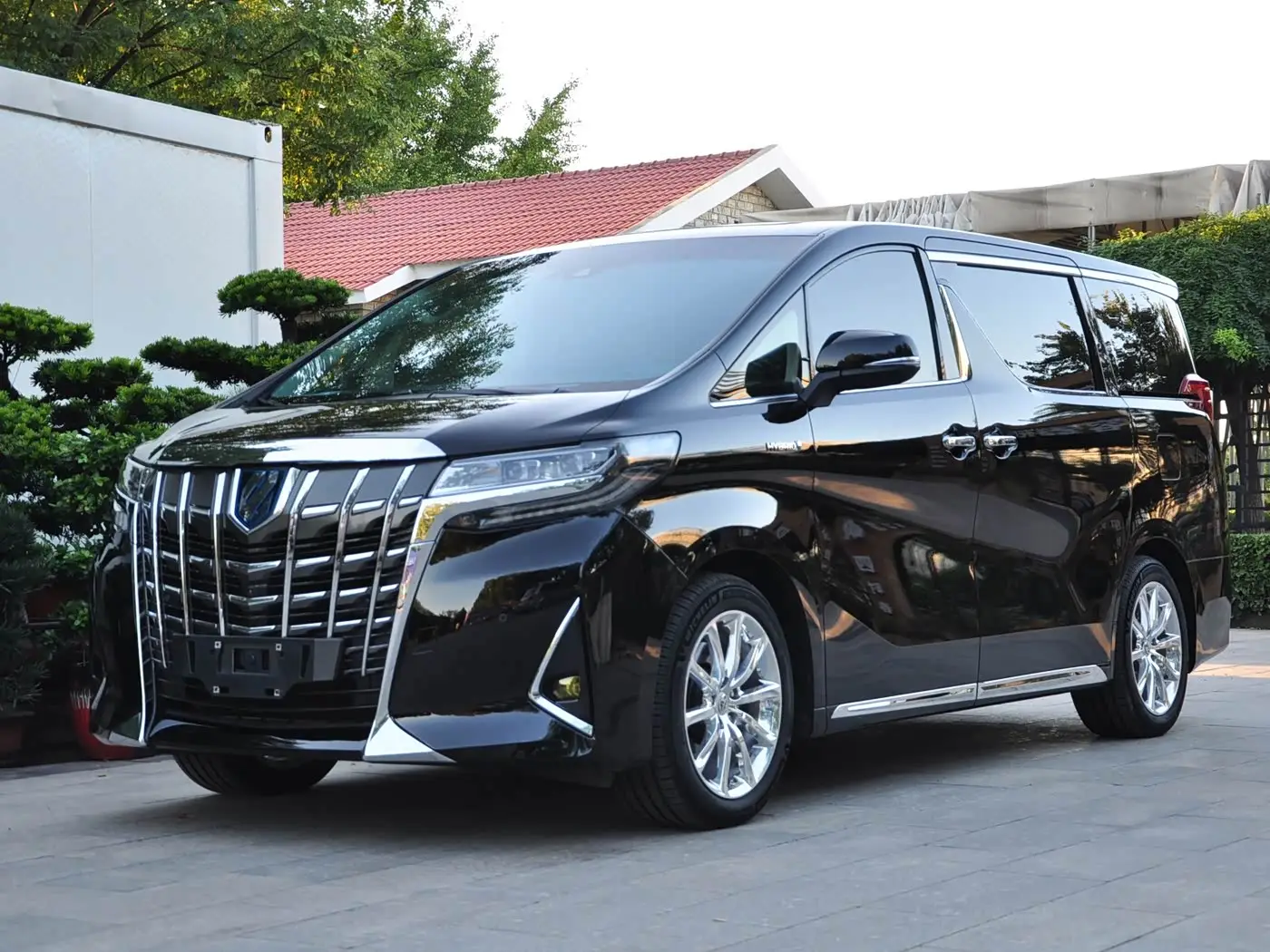 Toyota Alphard, 2023